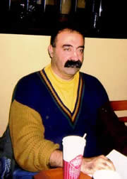 エグテダーリ氏 カフェで