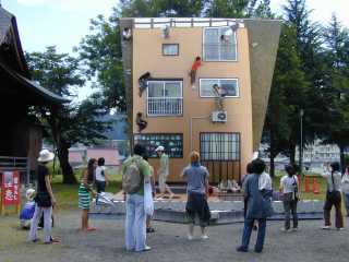 Leandro Erlich photo by ���� ��͵