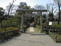 Shintoshrine.jpg
